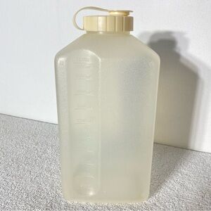 Vintage Rubbermaid Servin' Saver Mixer Mate Bottle 2L